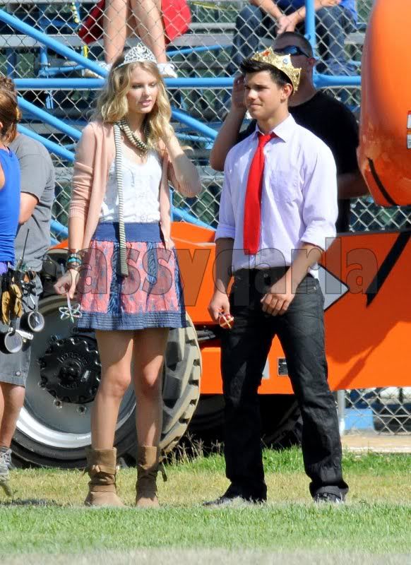 Pictures Of Taylor Swift And Taylor Lautner. taylor swift photos