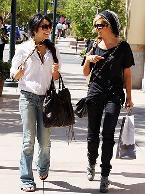 vanessa hudgens with ashley tisdale