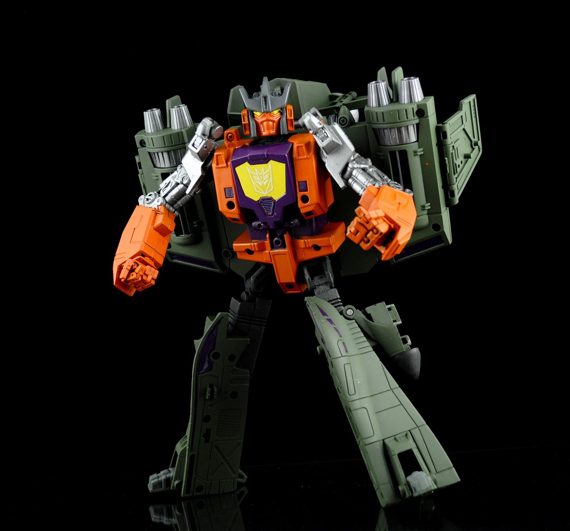 http://i558.photobucket.com/albums/ss23/transformerscustoms/SKYQUAKE/SKYQUAKE8-1.jpg