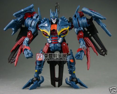 New Images of ROTF NEST Soundwave & Bumble Bee