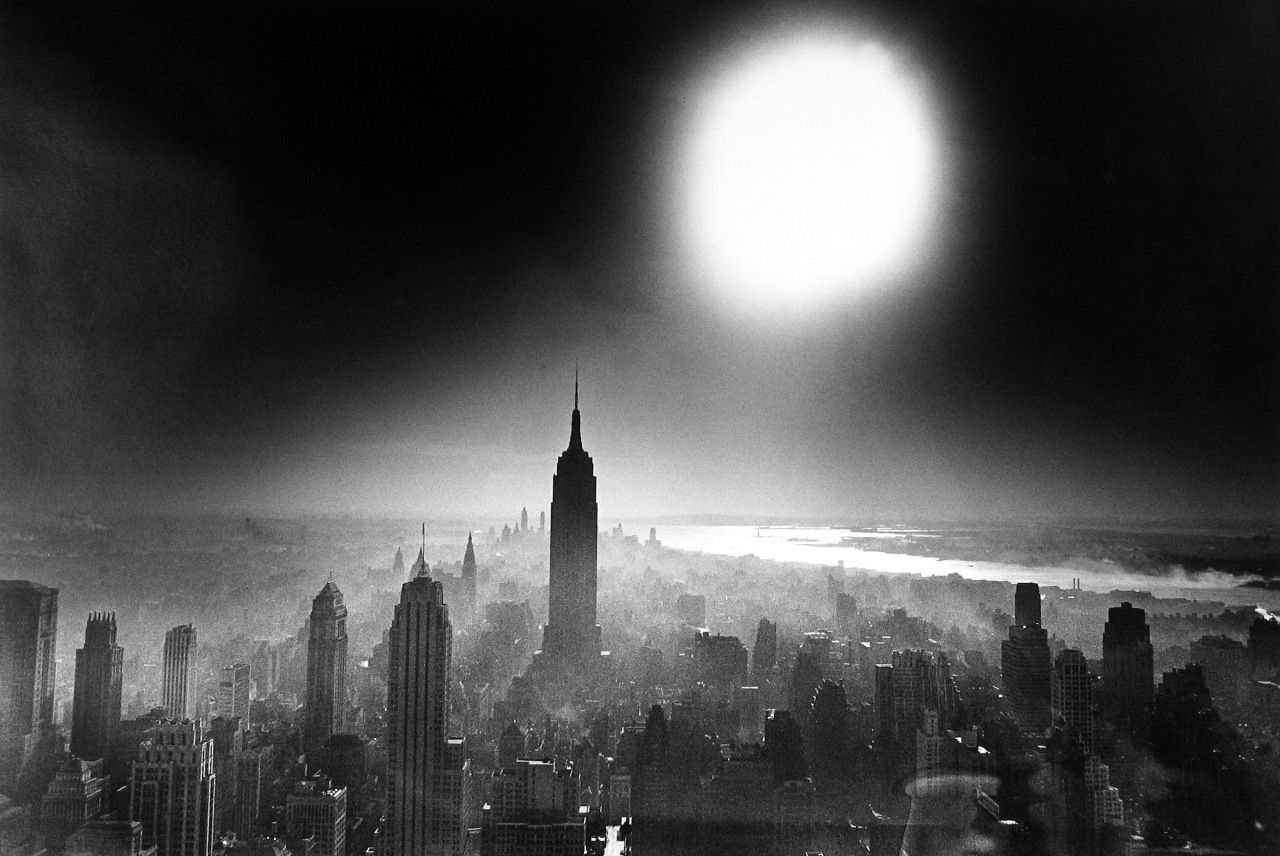 William Klein - Atom Bomb Sky - New York photo William Klein - Atom Bomb Sky - New York.jpg