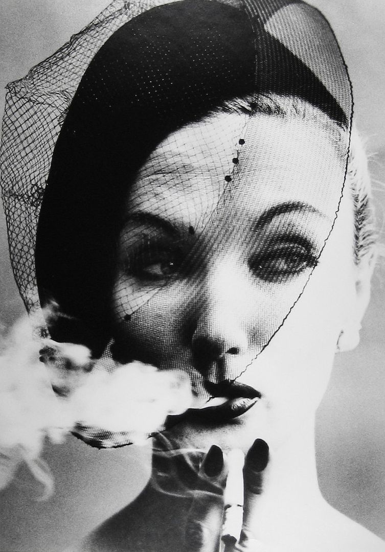  photo William Klein - Smoke  Veil - Paris.jpeg